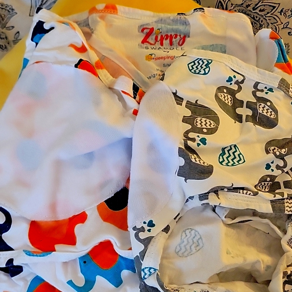 2 zippy swaddle size small